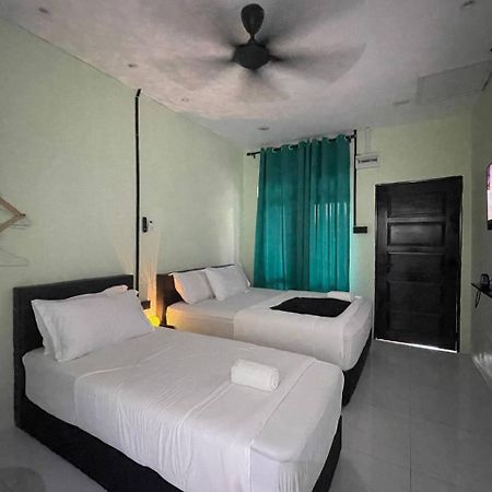 Ar Homestay & Roomestay Merlimau Luaran gambar