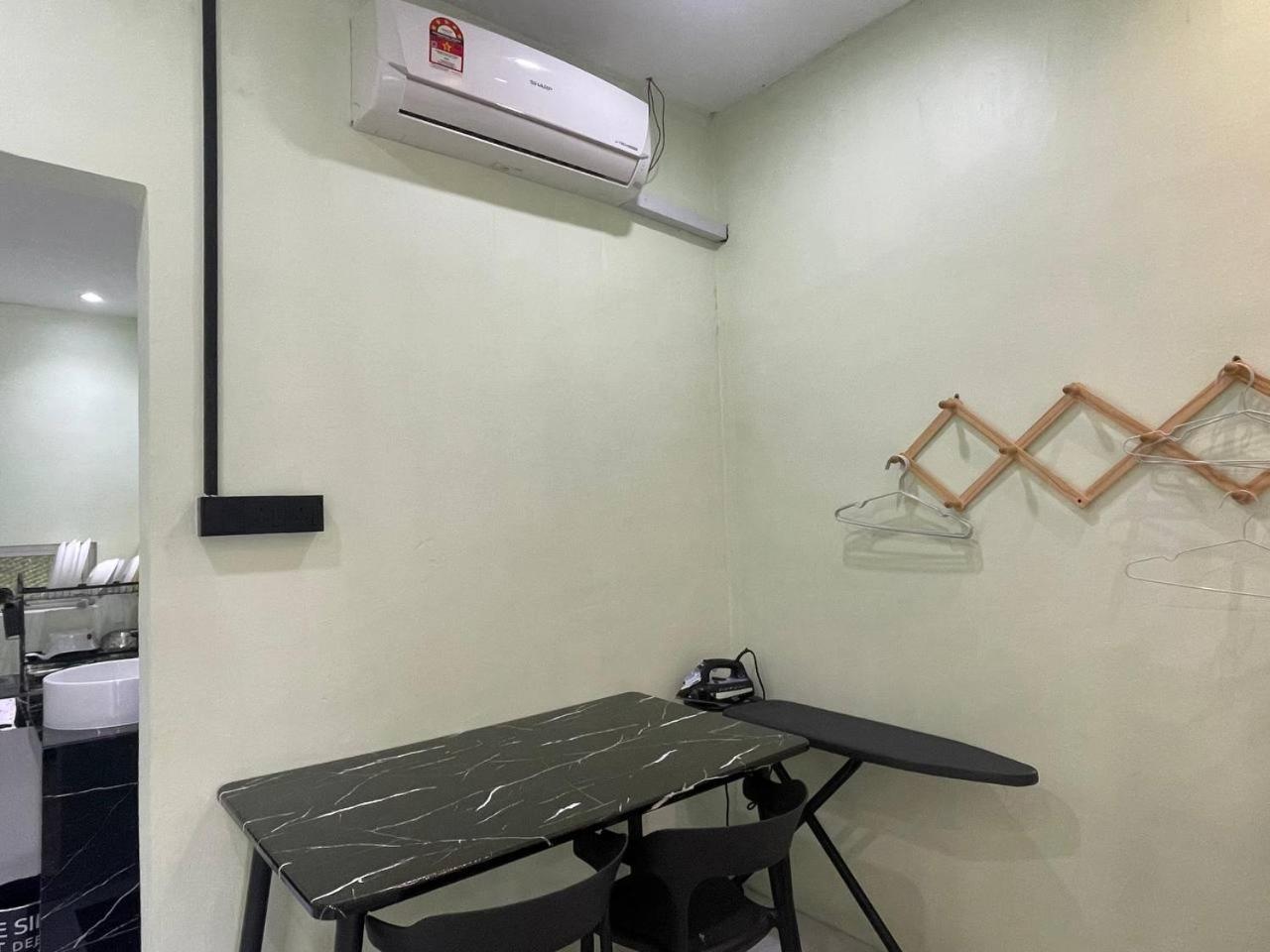 Ar Homestay & Roomestay Merlimau Luaran gambar